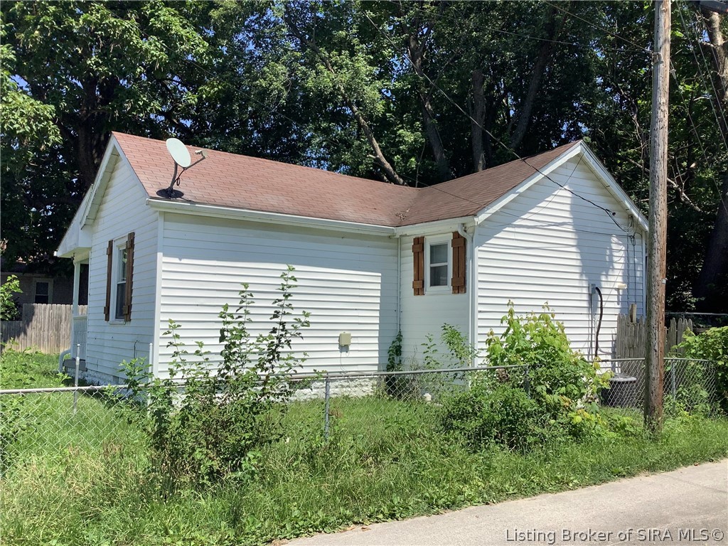 414 E 9th Street Property Photo 2