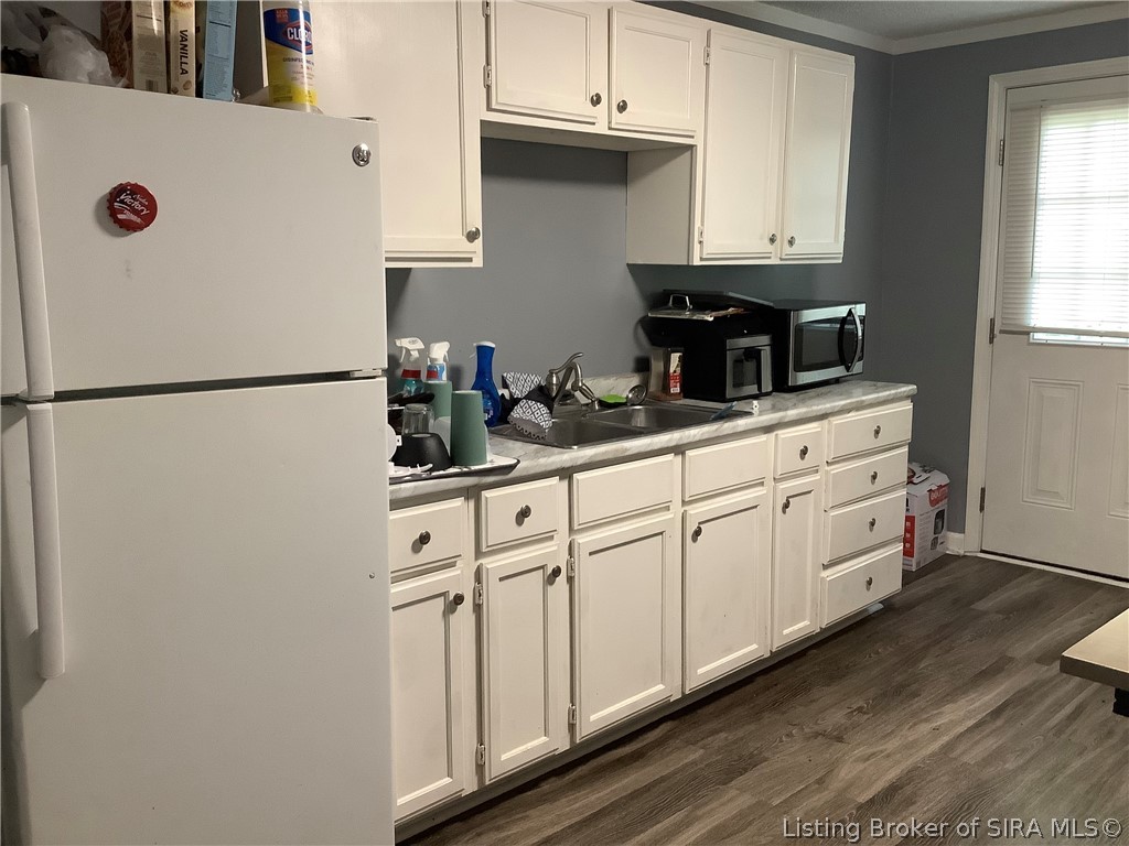 414 E 9th Street Property Photo 11
