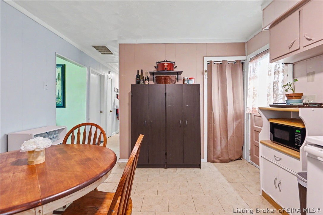 932 Whelan Lane Property Photo 9
