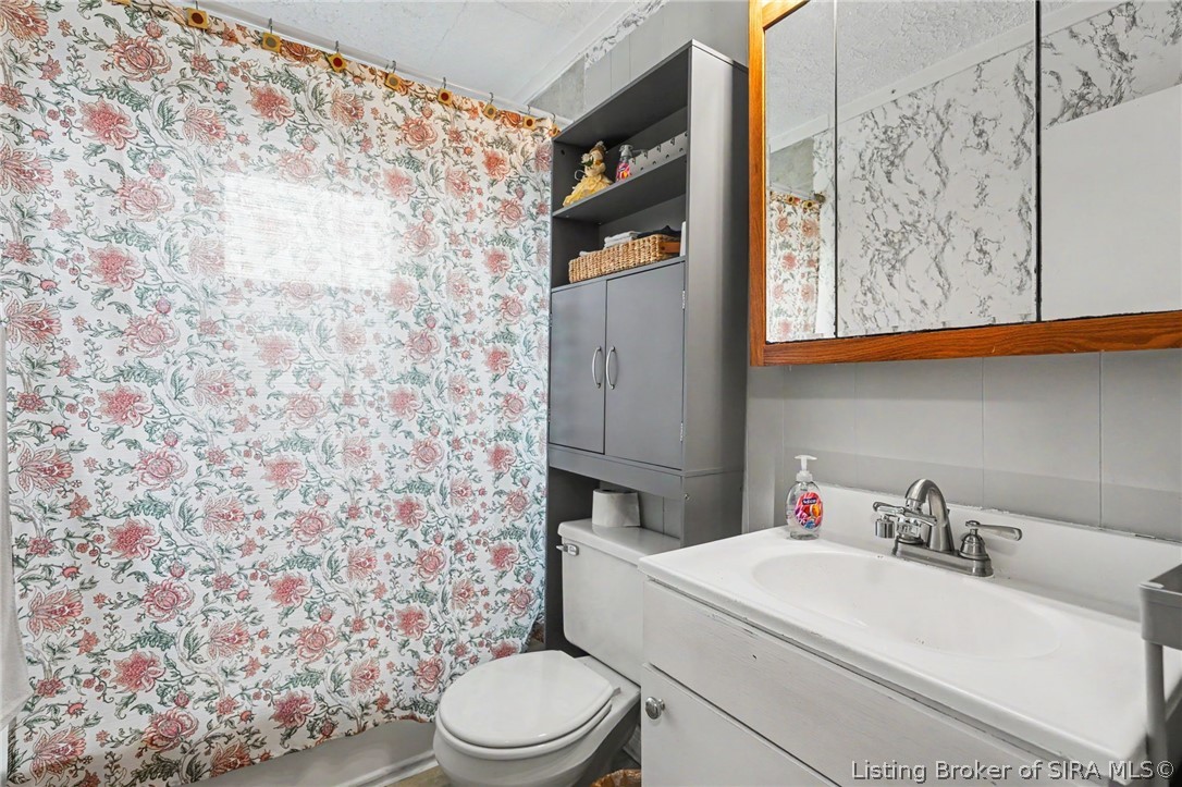 932 Whelan Lane Property Photo 14