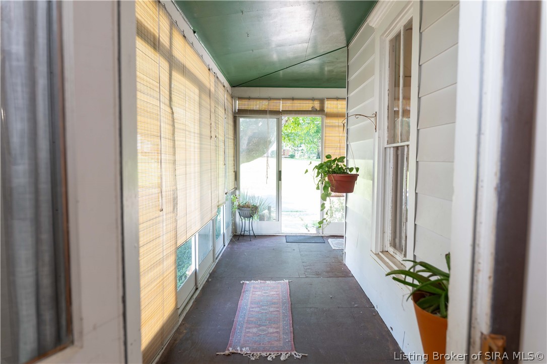 819 E Walnut Street Property Photo 6