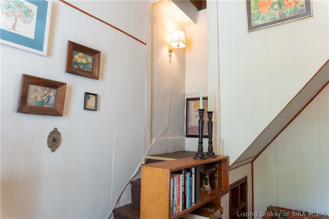 819 E Walnut Street Property Photo 11