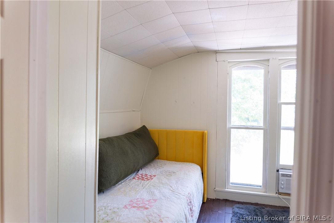 819 E Walnut Street Property Photo 13