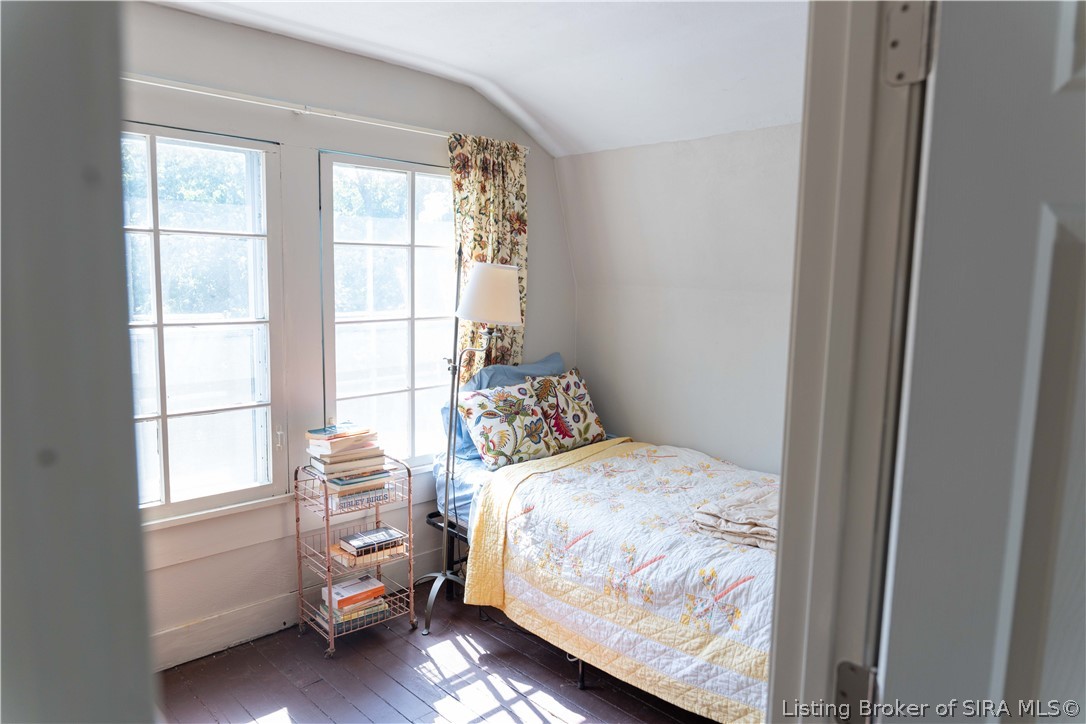 819 E Walnut Street Property Photo 15