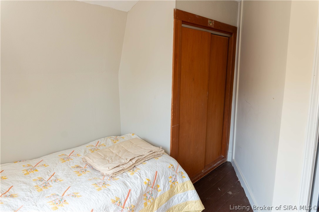 819 E Walnut Street Property Photo 17