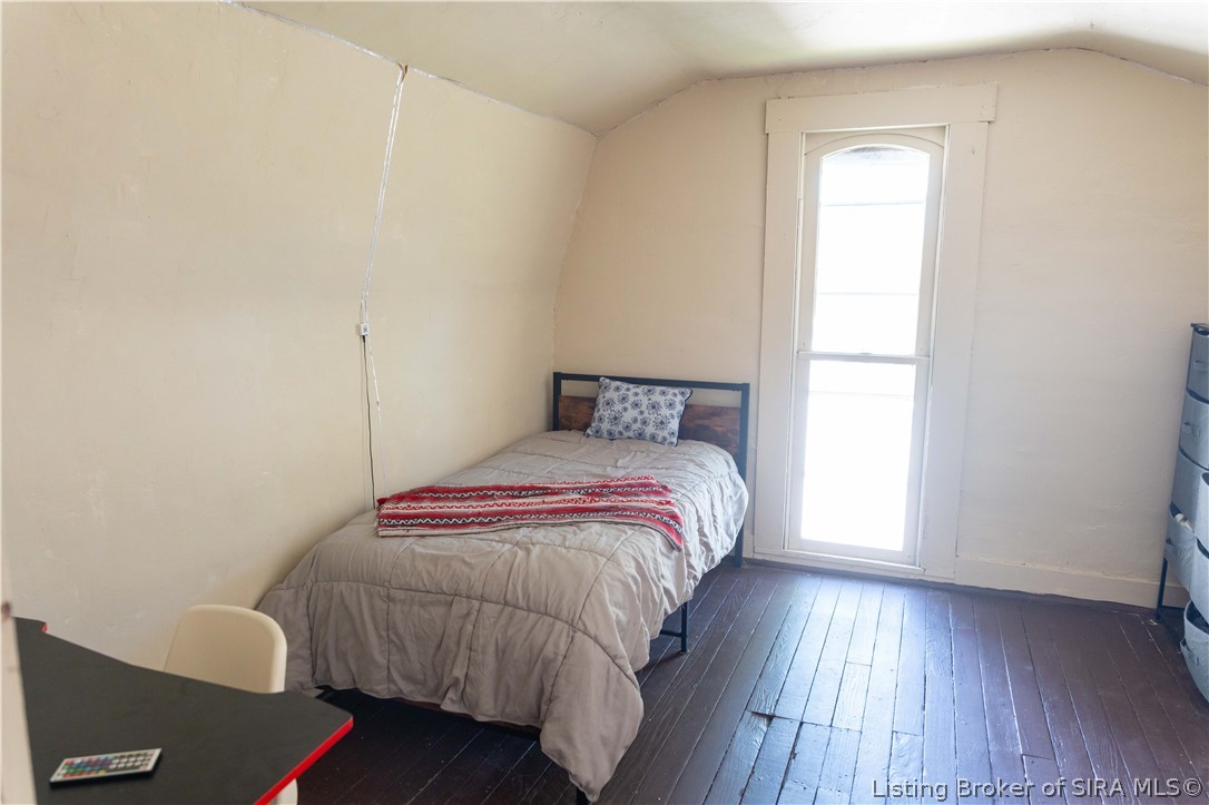 819 E Walnut Street Property Photo 18