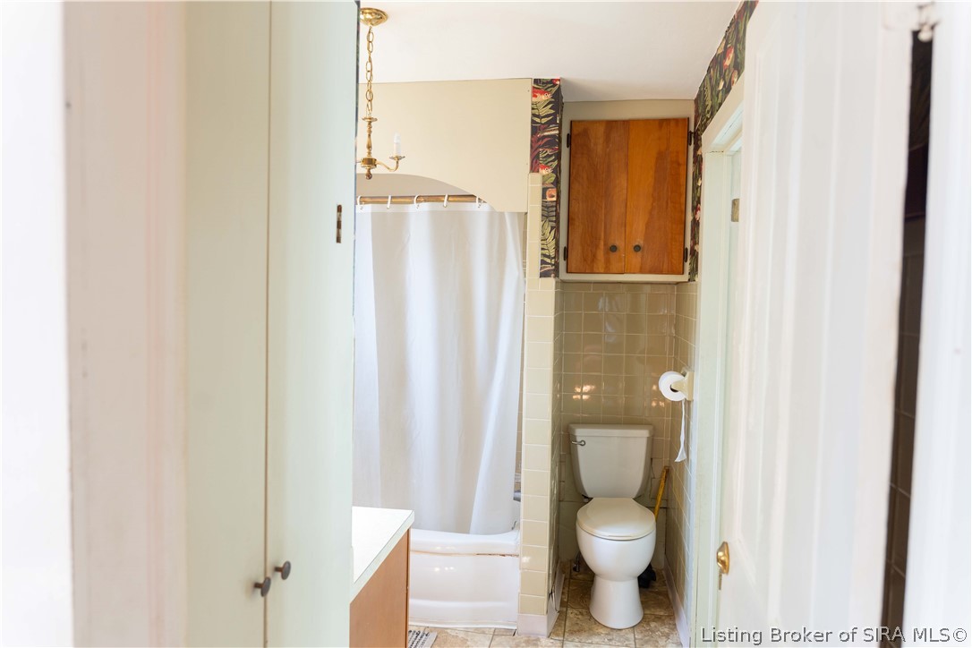 819 E Walnut Street Property Photo 24