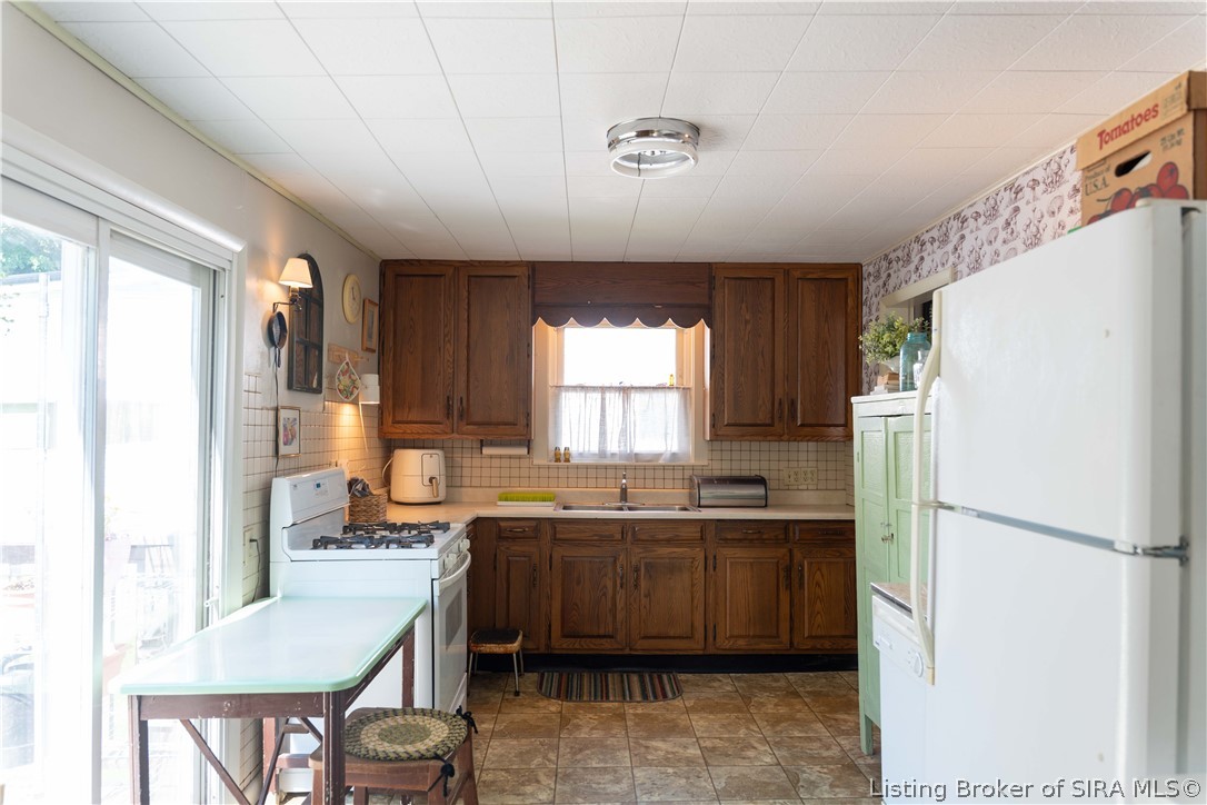 819 E Walnut Street Property Photo 29