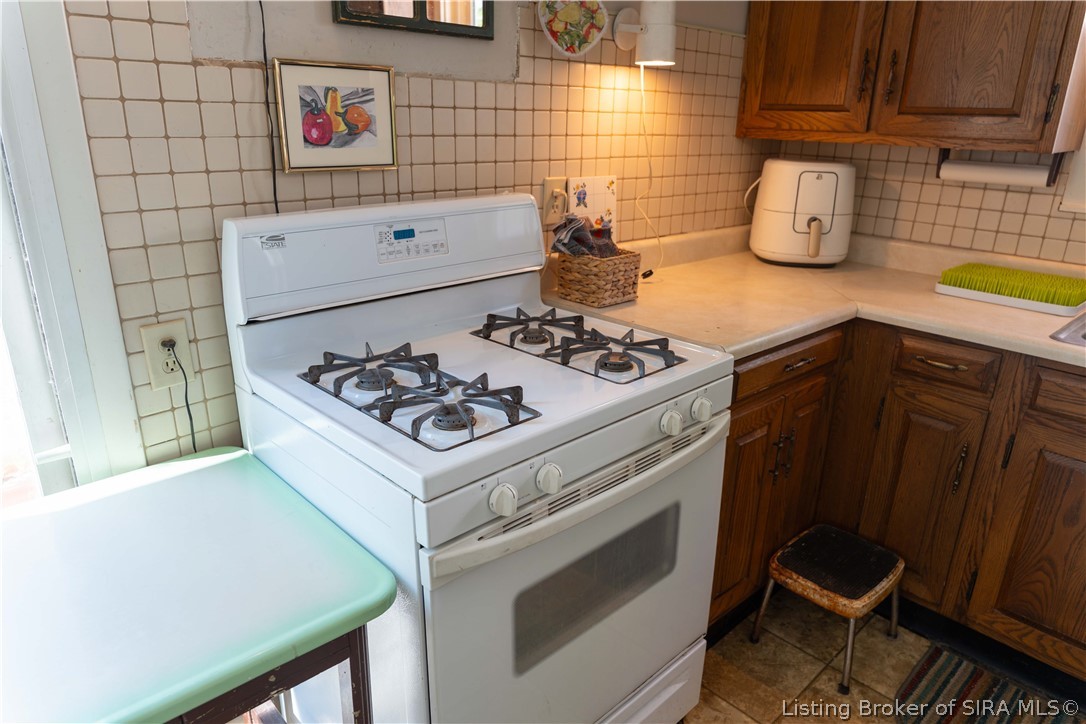 819 E Walnut Street Property Photo 31