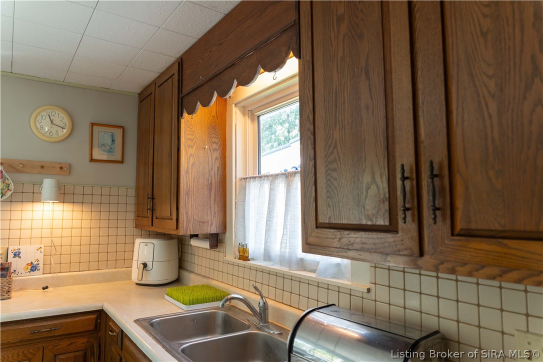 819 E Walnut Street Property Photo 32
