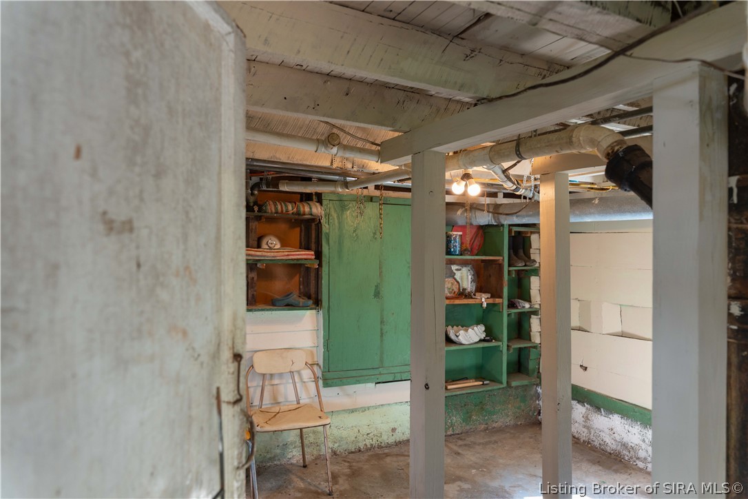 819 E Walnut Street Property Photo 38