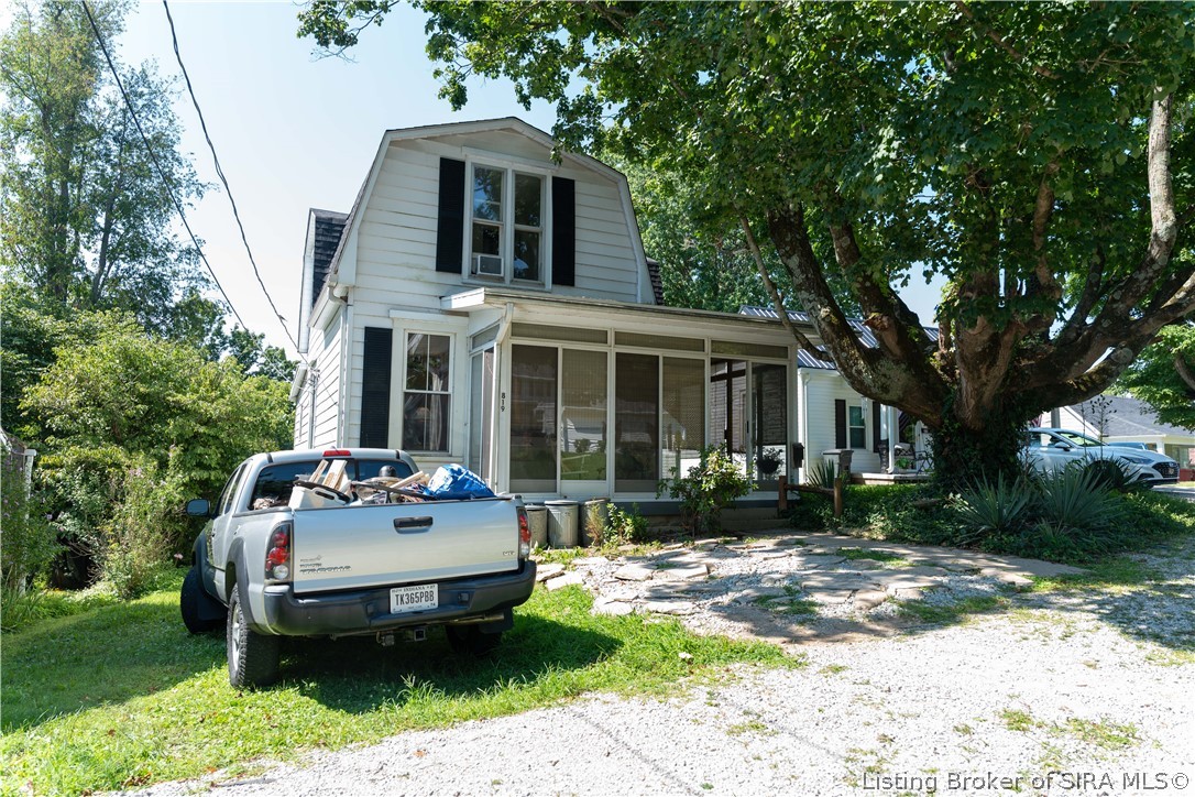 819 E Walnut Street Property Photo 46