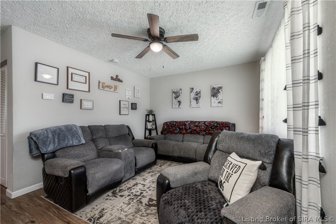 805 Foxglove Drive Property Photo 8