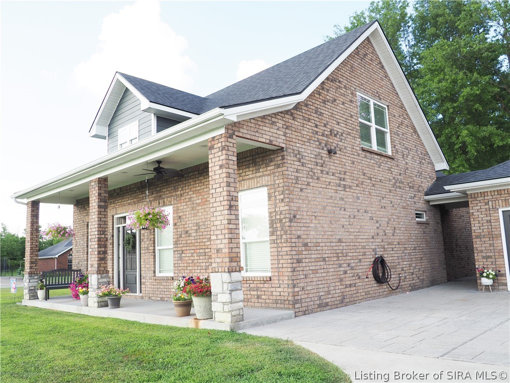 15203 Silver Springs Court Property Photo 2