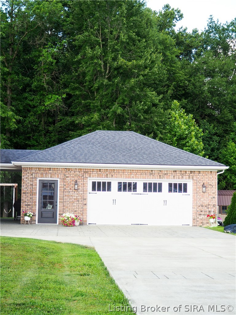 15203 Silver Springs Court Property Photo 3