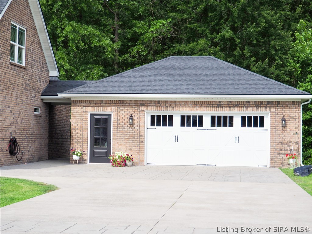 15203 Silver Springs Court Property Photo 4