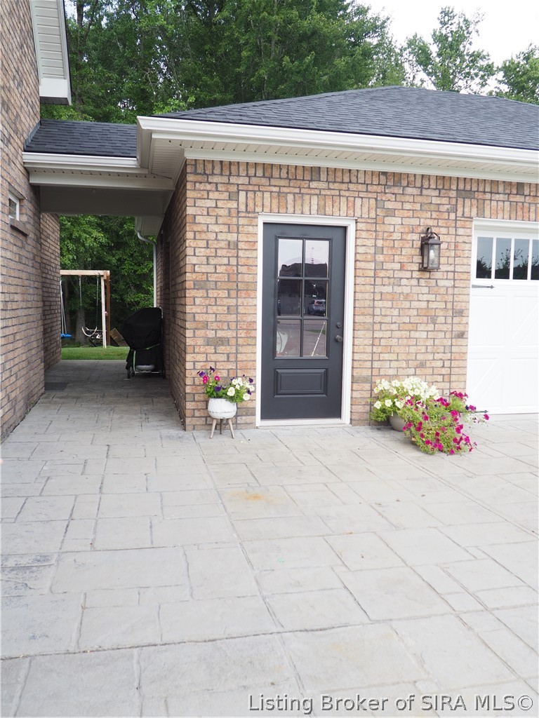 15203 Silver Springs Court Property Photo 5