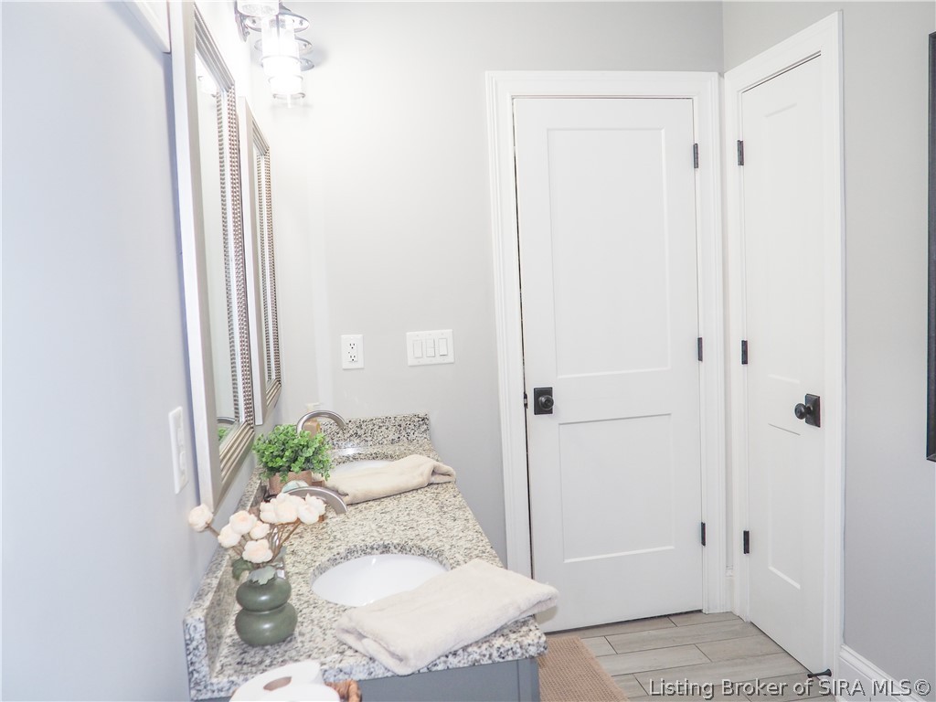 15203 Silver Springs Court Property Photo 32