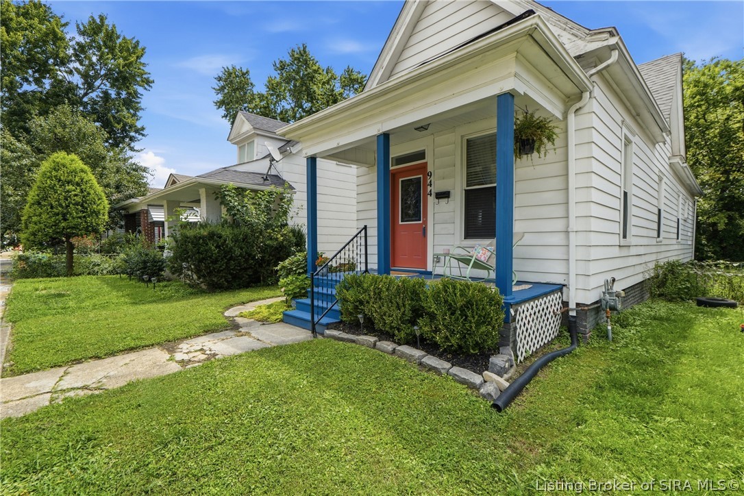 944 E Maple Street Property Photo 3