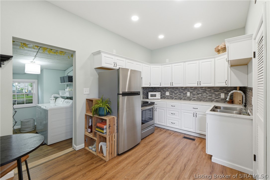 944 E Maple Street Property Photo 13