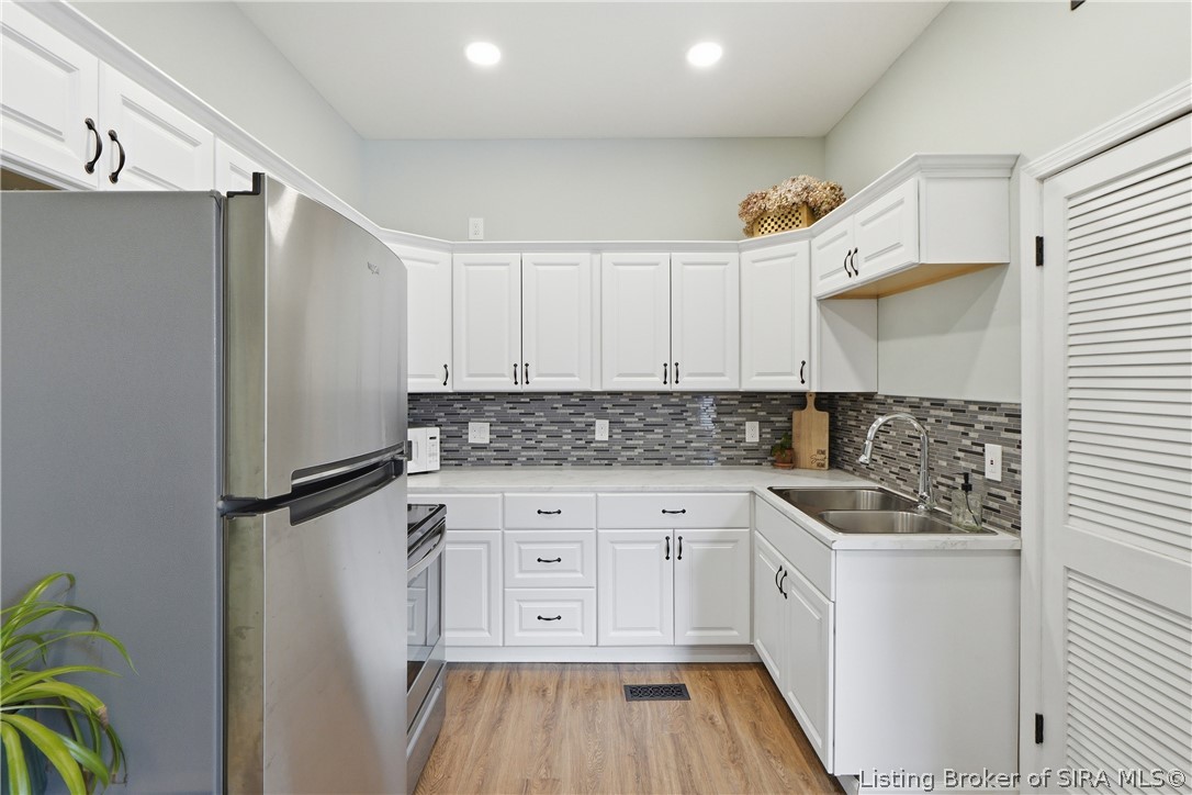 944 E Maple Street Property Photo 14