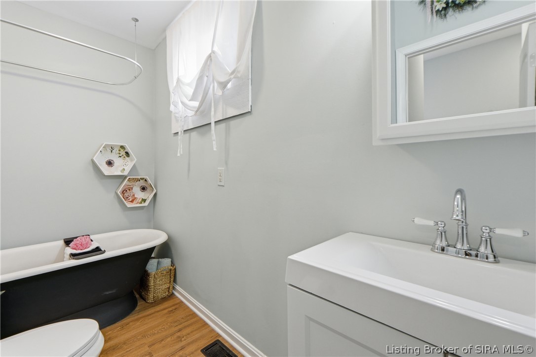 944 E Maple Street Property Photo 19