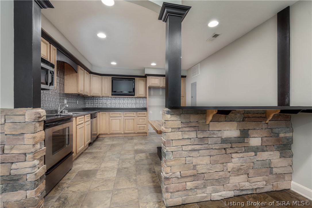 12008 Eagle Knoll Drive Property Photo 34