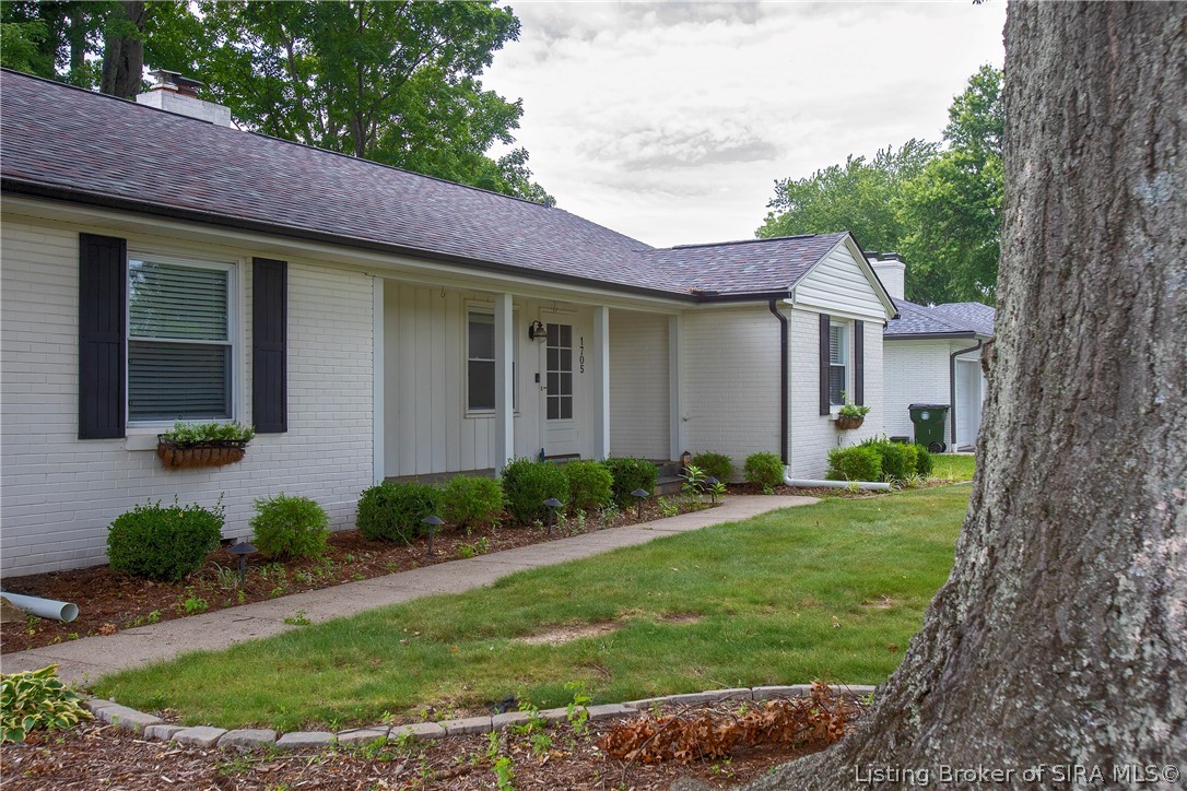 1705 Crestview Drive Property Photo 2