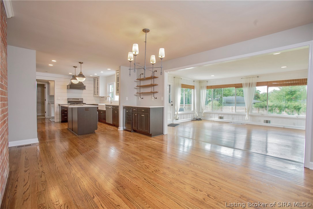 1705 Crestview Drive Property Photo 8