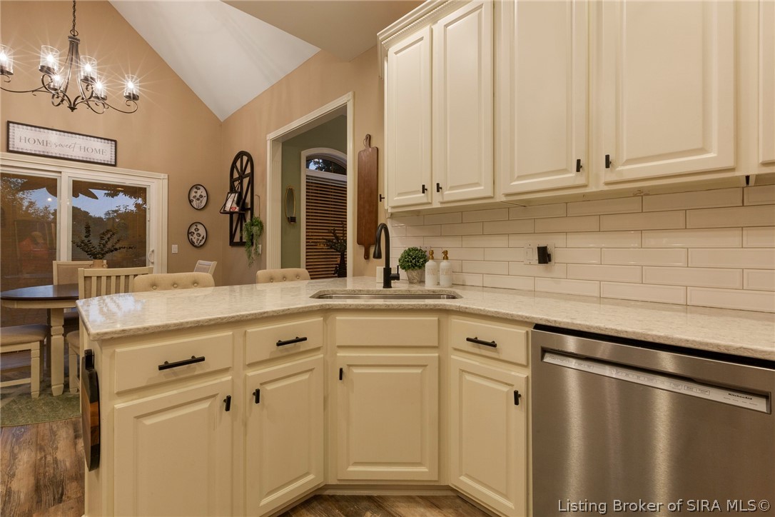 6719 Heritage Lane Property Photo 16