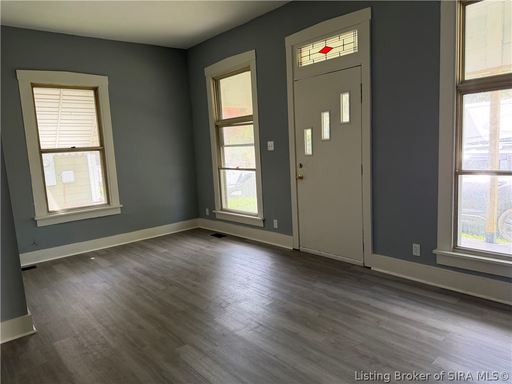 332 E 16th Street Property Photo 4