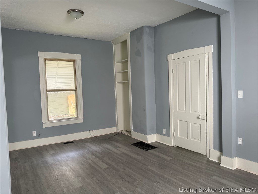 332 E 16th Street Property Photo 5