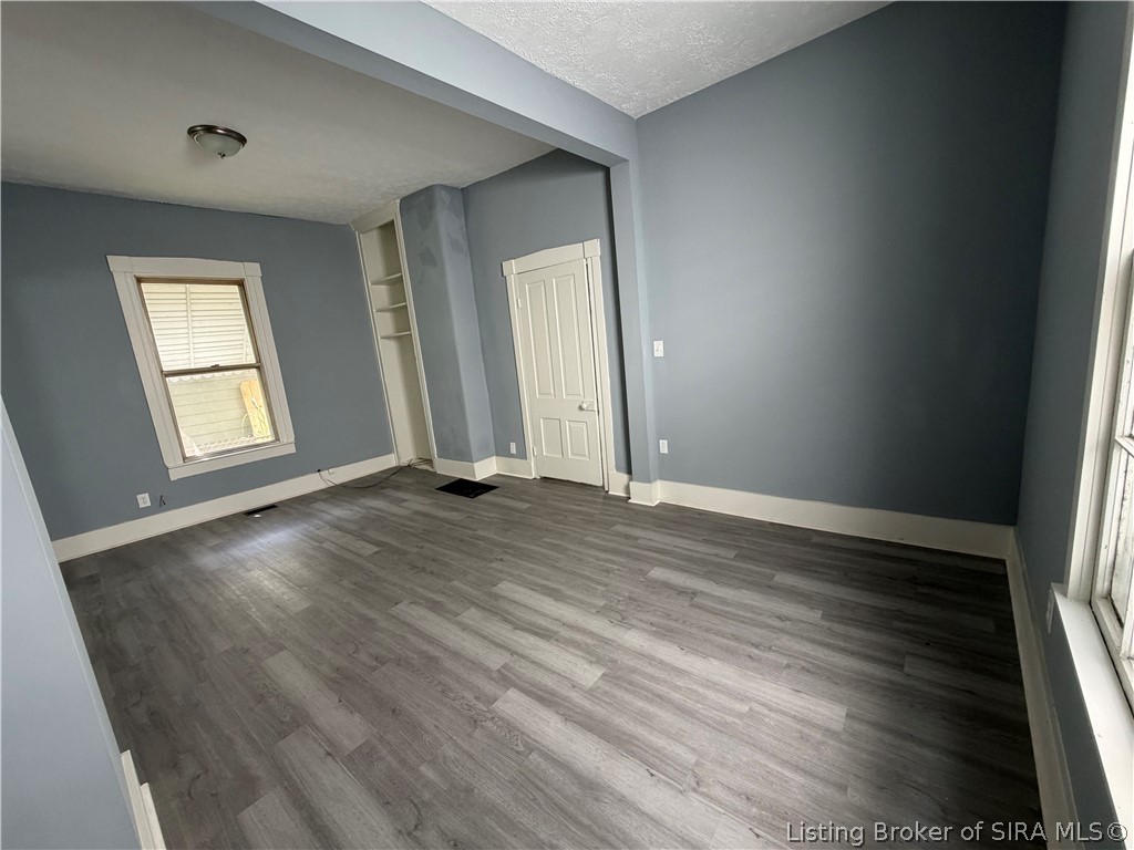 332 E 16th Street Property Photo 6