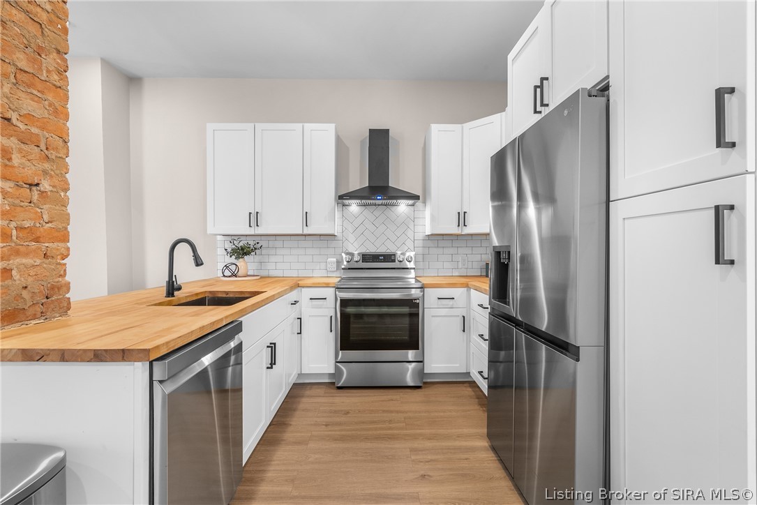 325 E 14th Street Property Photo 7