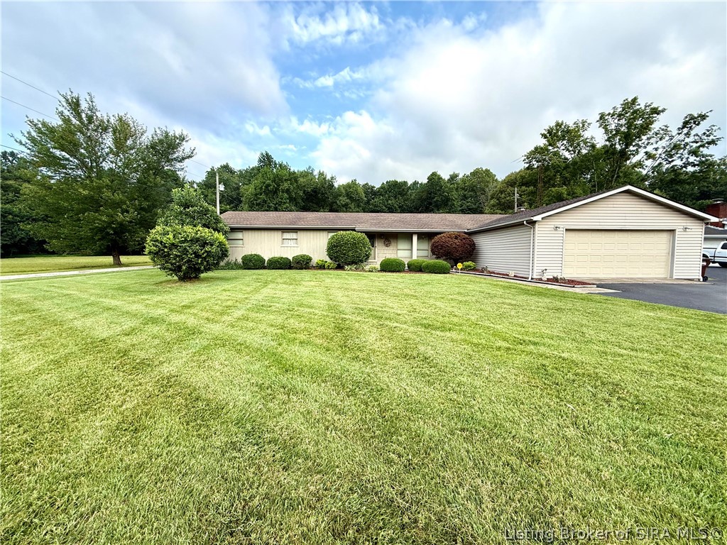 14213 Highway 31 N Property Photo 1