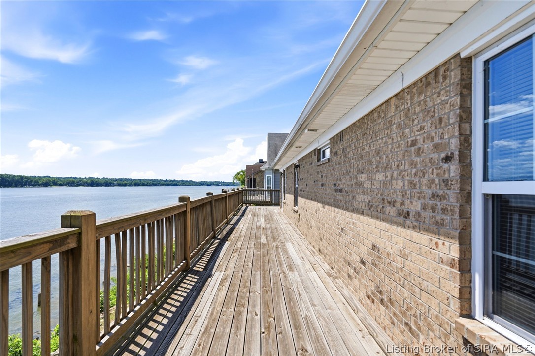 408 S Front Street Property Photo 6