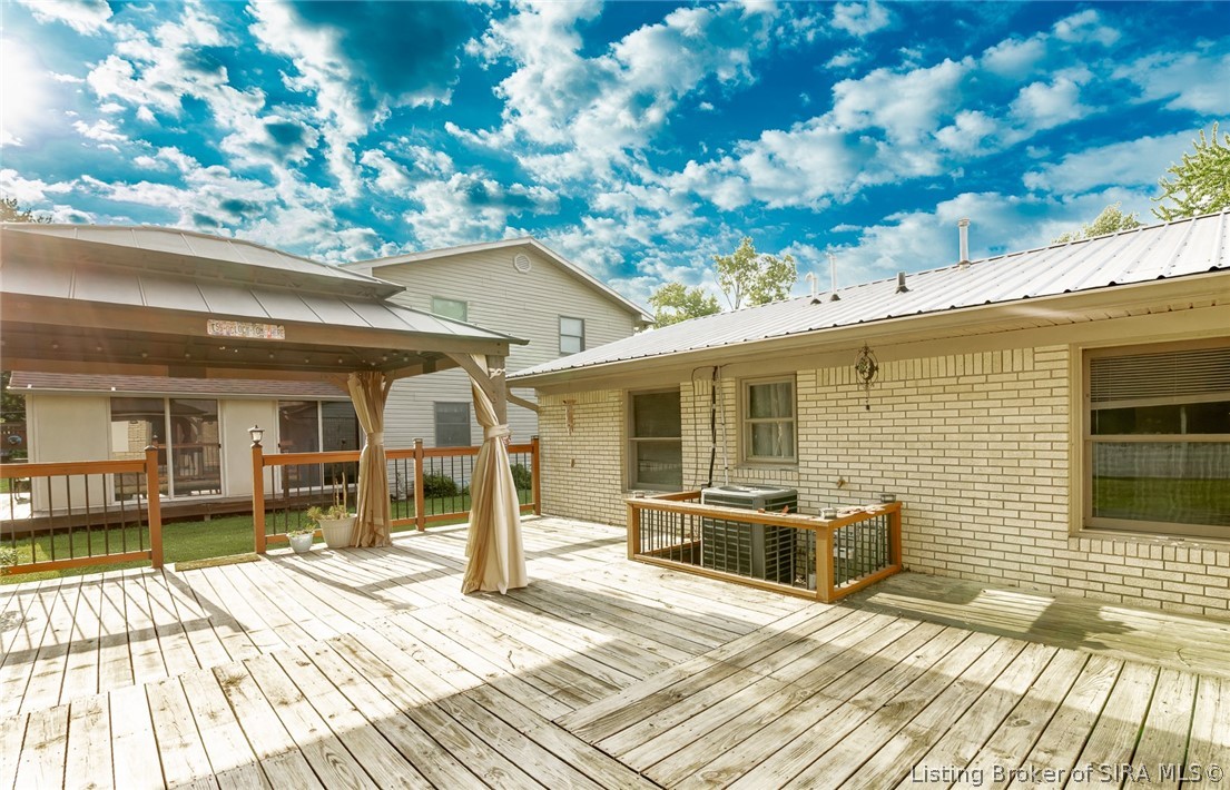 406 Mouser Street Property Photo 8