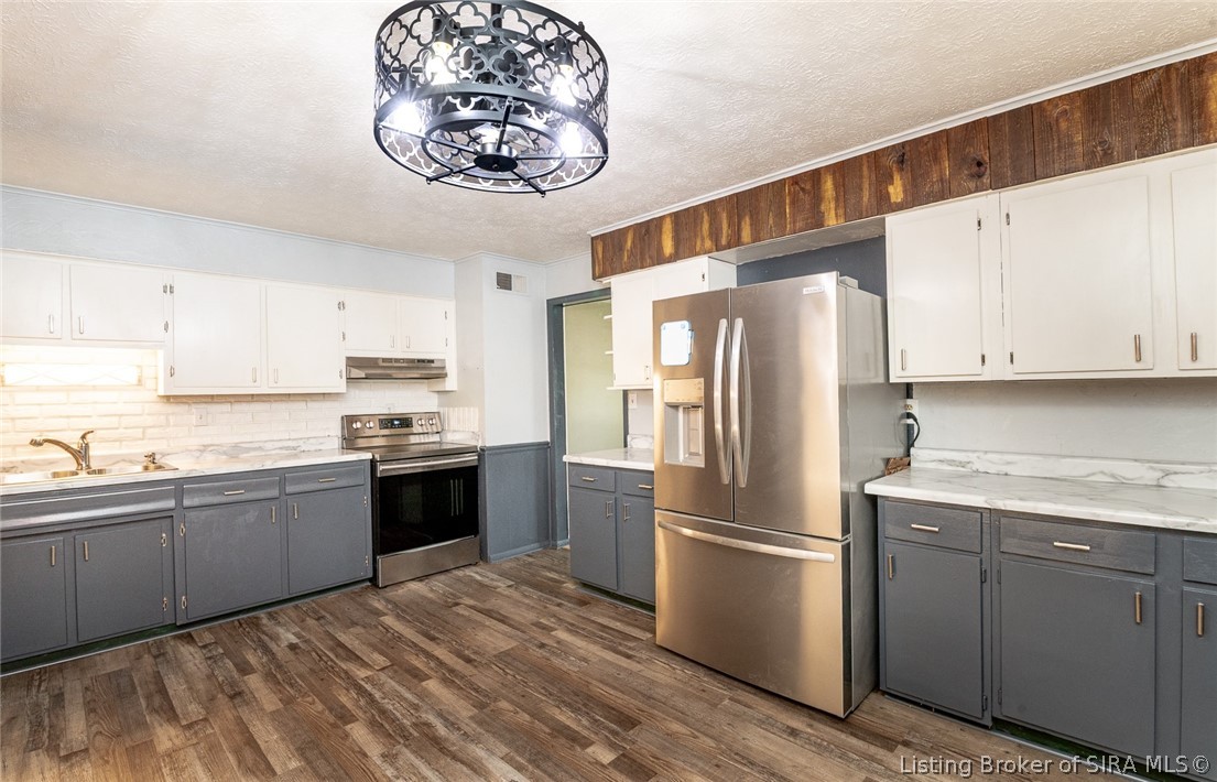 406 Mouser Street Property Photo 15