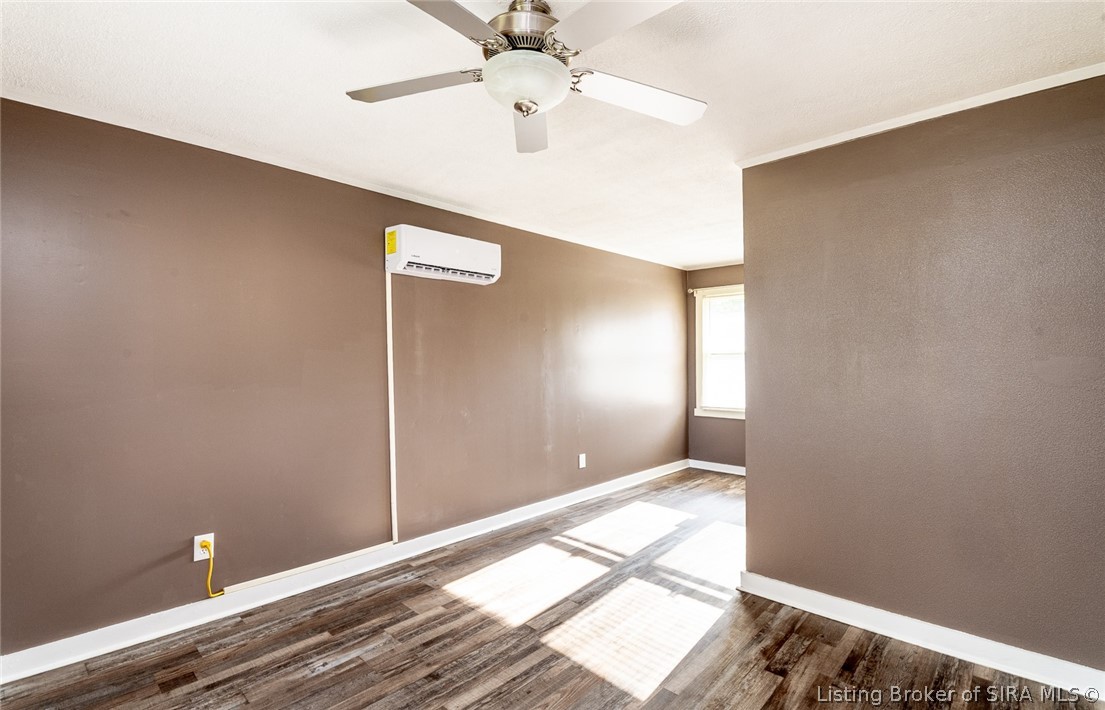 406 Mouser Street Property Photo 24