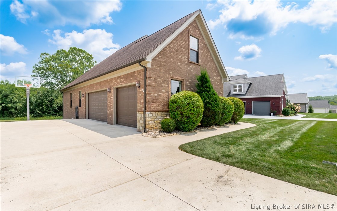 2018 Vincennes Place Property Photo 4