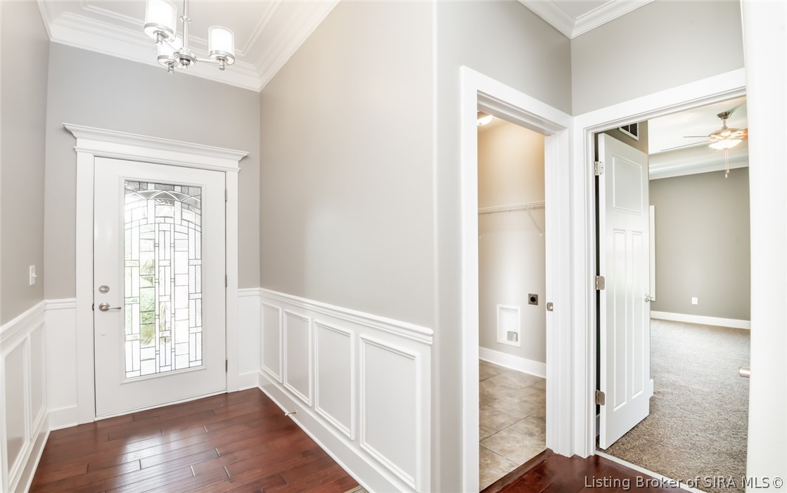 2018 Vincennes Place Property Photo 6