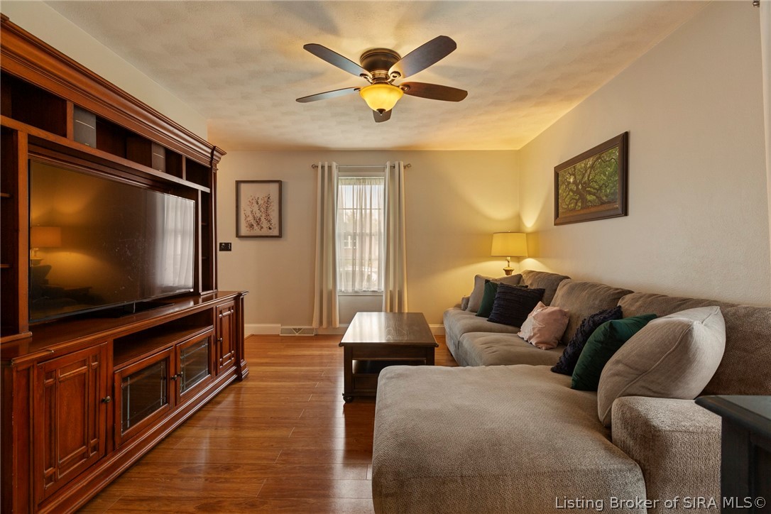 3609 Doe Run Way Property Photo 7