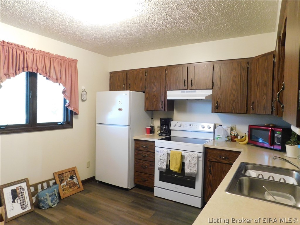 10 Campbell Court Property Photo 15