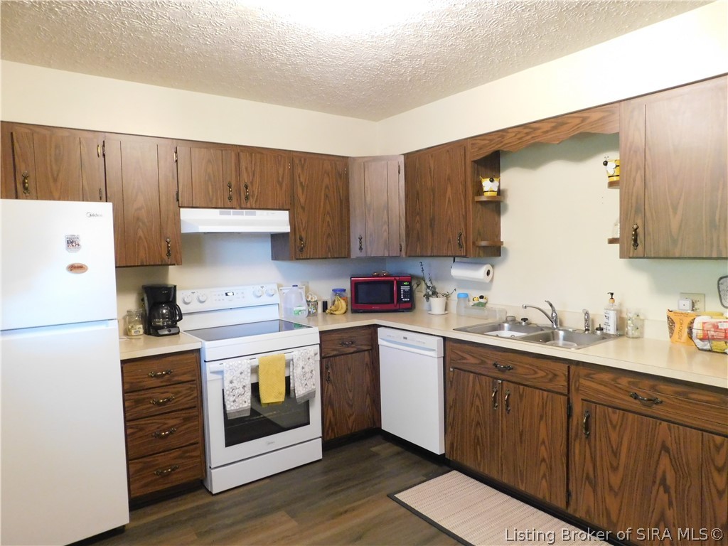 10 Campbell Court Property Photo 16