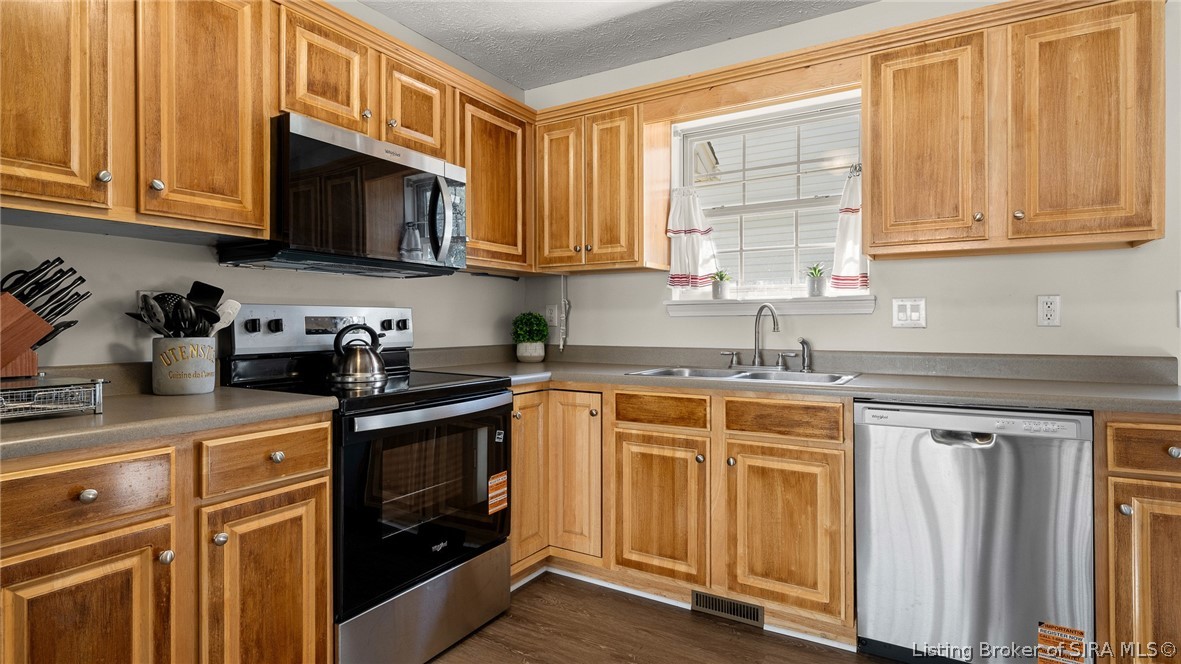 7836 Joseph Drive Property Photo 10