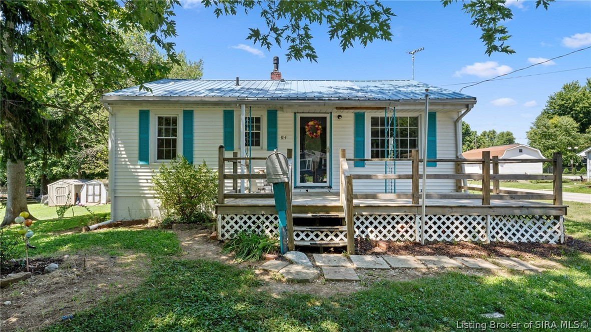 814 N College Avenue Property Photo 1