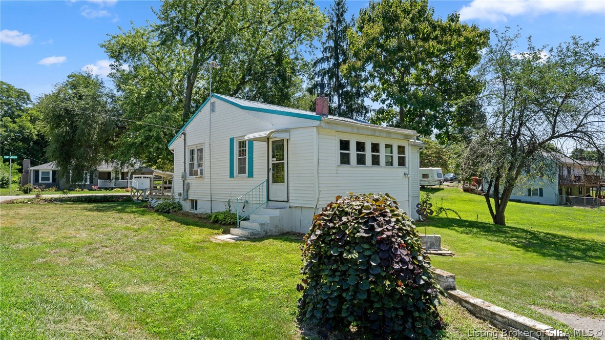 814 N College Avenue Property Photo 3