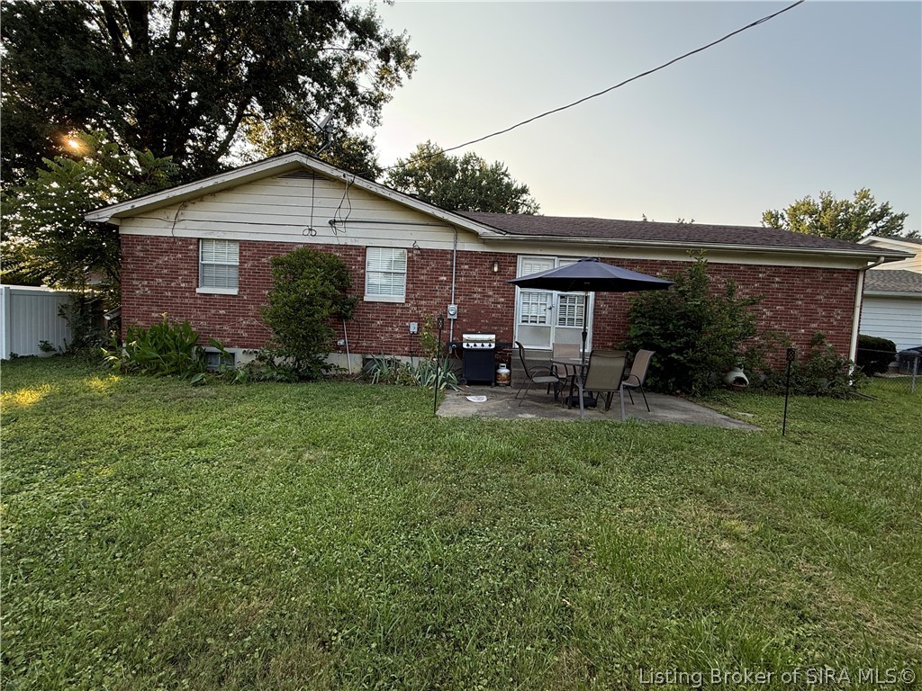 1018 Castlewood Drive Property Photo 2