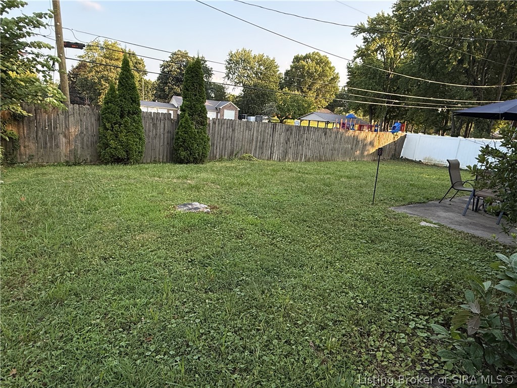 1018 Castlewood Drive Property Photo 3