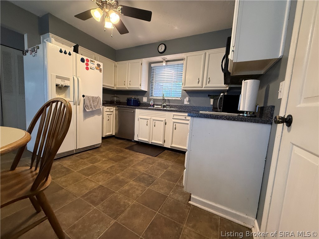 1018 Castlewood Drive Property Photo 4